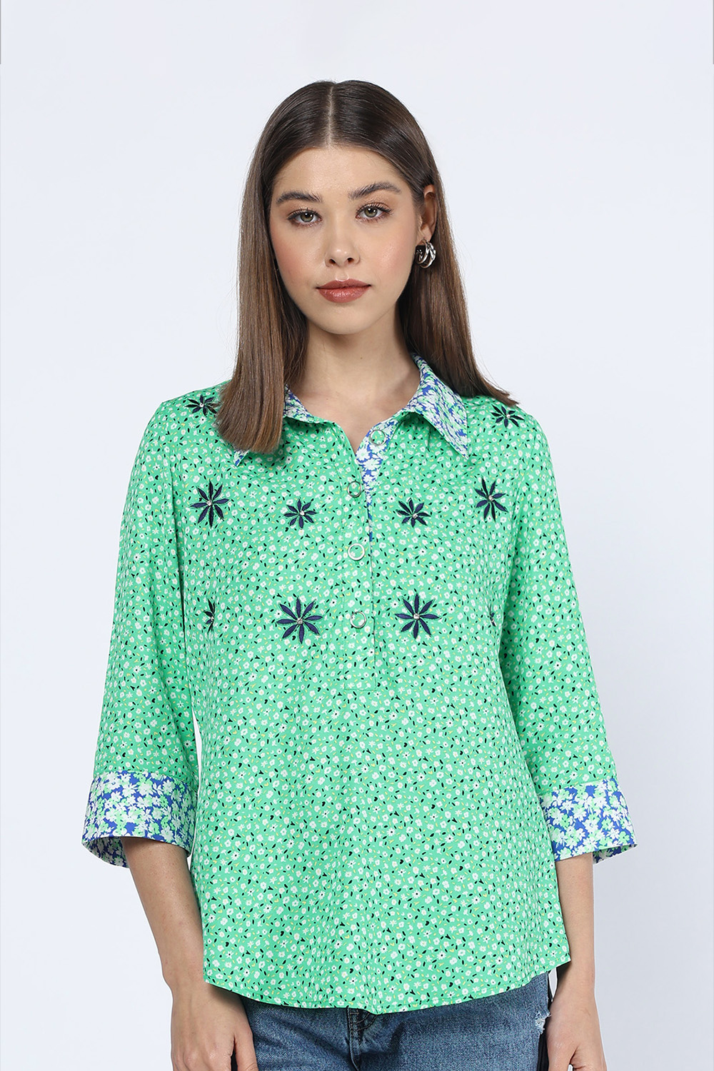 GREEN CRAPE TOP WITH FLOWER EMBROIDERY