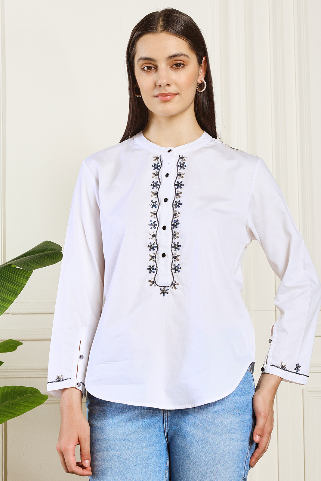 WHITE EMBELLISHED FRONT TOP