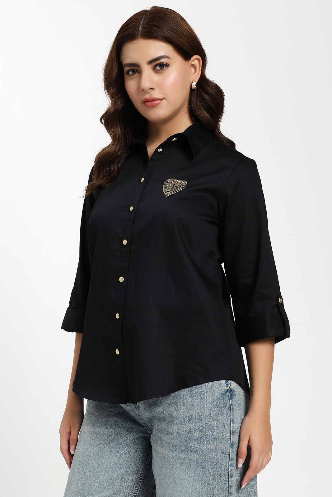 BLACK SHIRT WITH GOLDEN HEART